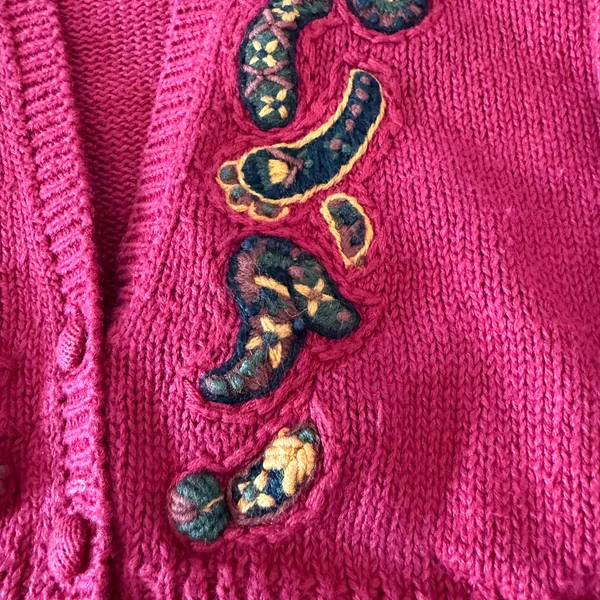 90s Vintage Autograph Red Paisley Embroidered Cardigan sweater | Medium - Image 2
