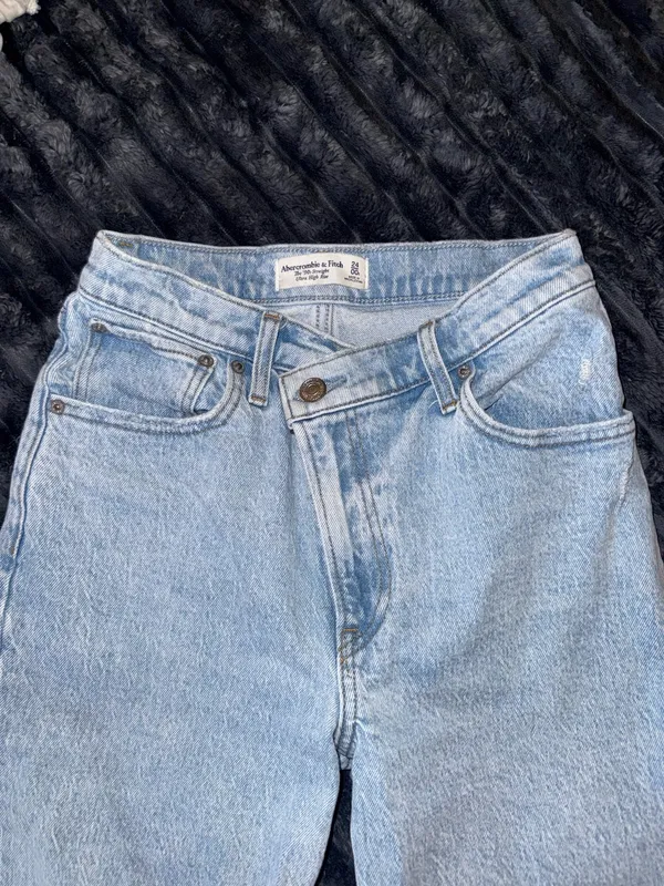 Abercrombie Crossover 90s Straight Jeans - Image 4