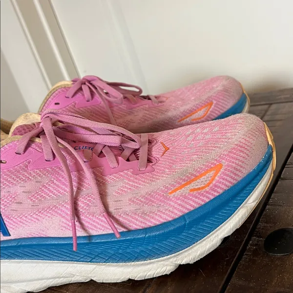 Hoka Clifton 9 Running Athletic Shoes in a pink Sz 10 Women's F27223D - Image 6