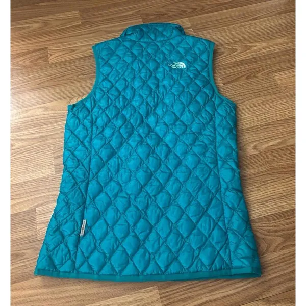 The North Face Puffer Vest Size XS - Image 9