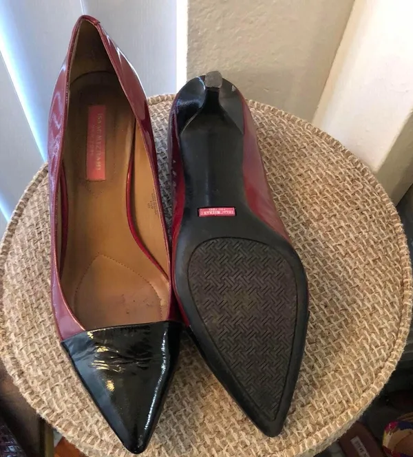 Isaac Mizrahi burgundy and black two tone pointy pointed toe pumps - Image 3