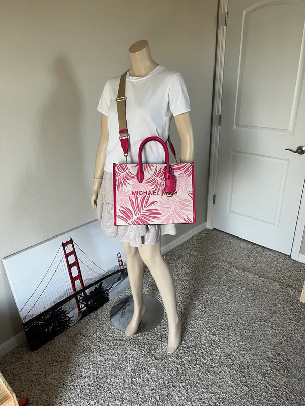Michael Kors Purse - Image 9