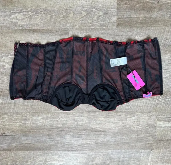 Edikted Zip-Up Corset Top - Image 3