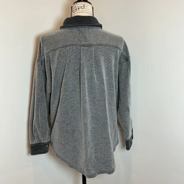 BKE Women's Grey Fleece Shacket Shirt Jacket Button Front Casual Size XS - Image 3