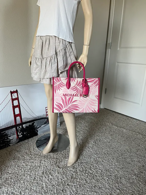 Michael Kors Purse - Image 8