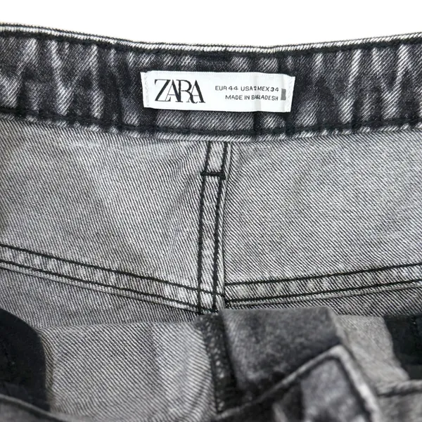 ZARA Women's Acid Wash Distressed Denim High Waist Shorts Frayed Hem Size 12‎ - Image 2