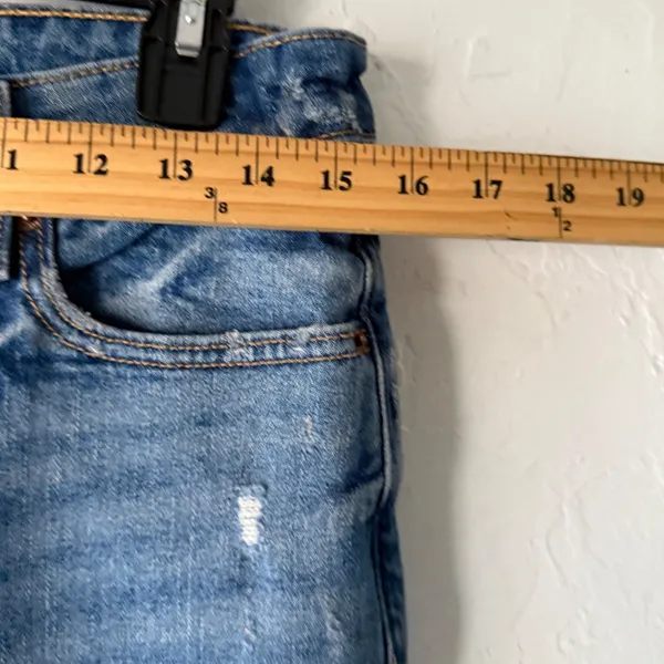 Old Navy High Waisted O G Loose Jeans Light Wash Distressed‎ Size 10 - Image 6
