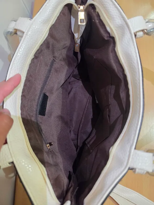 Beautiful white purse - Image 4