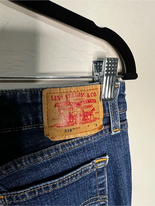 Levi's 524 Vintage Y2K Superlow‎ Stretch Bootcut Short Blue Denim Jeans - Image 11