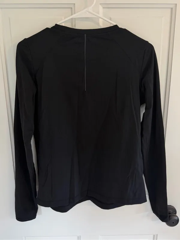 Mondetta Women’s Black Long Sleeve Active Top Thumbholes Medium - Image 10