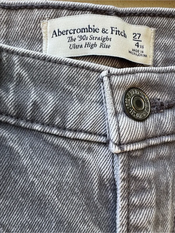 Abercrombie Curve Love 90s Straight Ultra High Rise Gray Jeans Size 27 - Image 6