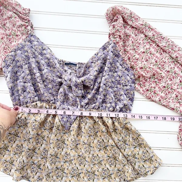 Buckle Floral Chiffon Keyhole Top Size Medium - Image 8