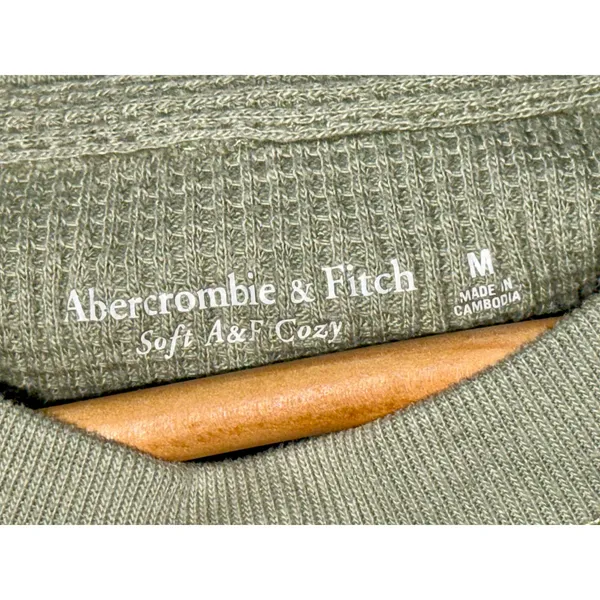 Abercrombie & Fitch Soft AF Cozy Green Knit Crop Long Sleeve Sweatshirt Size M - Image 3