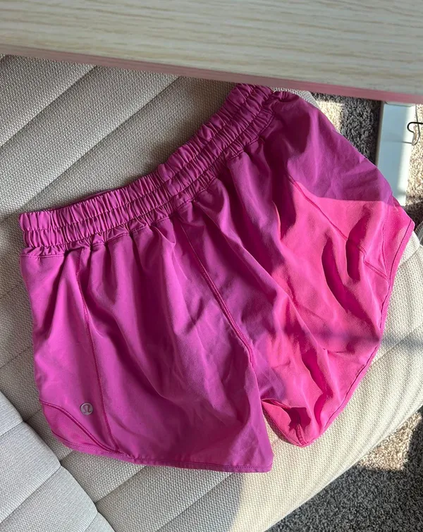 Lululemon Shorts Hotty Hot 4" Low rise - Image 2