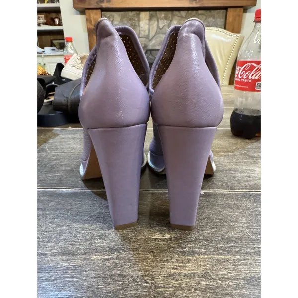 Vero Cuoio Lavender Perforated Peep Toe Heeled Bootie Size‎ 37 US 6.5 - Image 5