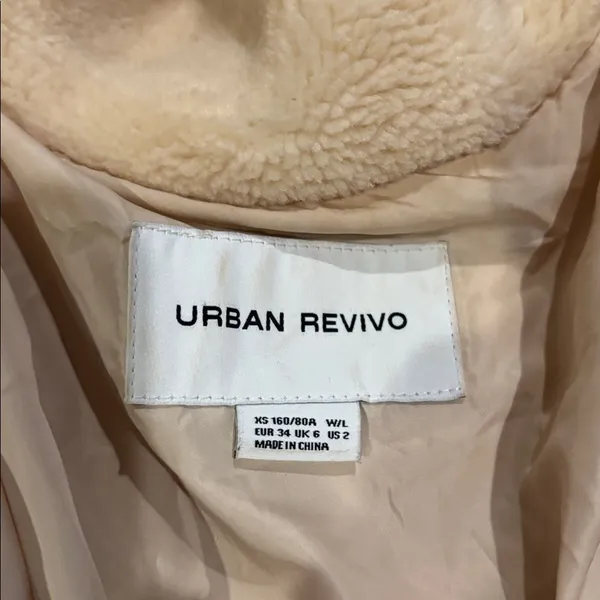 Women's Cream Fleece Jacket Size 2 - Image 4