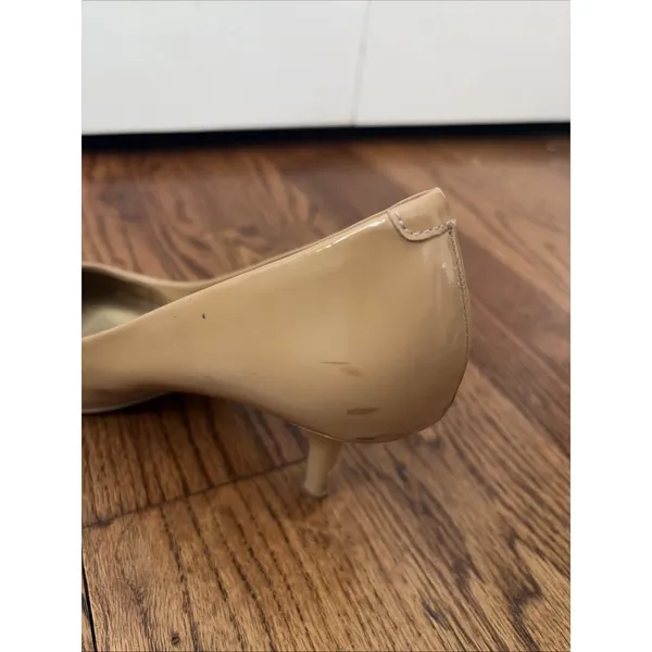 Coach Zan Patent Tapioca/Black Pointed Toe Pump Size 8B - Image 6