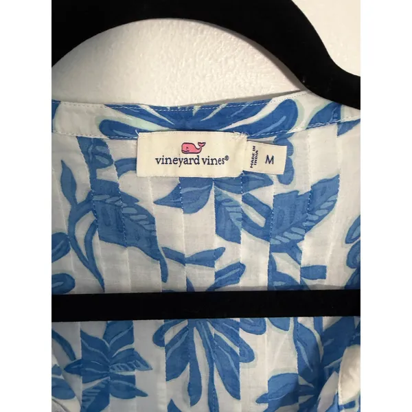 Vineyard Vines Blue and white Popover blouse size medium - Image 2