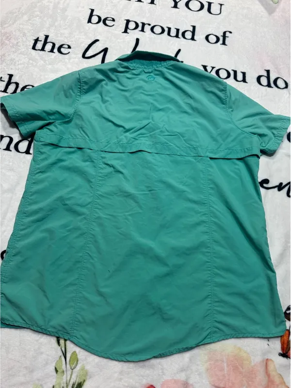 Magellan Outdoors Performance/Fishing Vented Shirt (Quick Dry) Size L Green - Image 3
