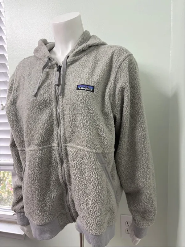 Patagonia Salt Grey Shearling Hoody Large - Image 3