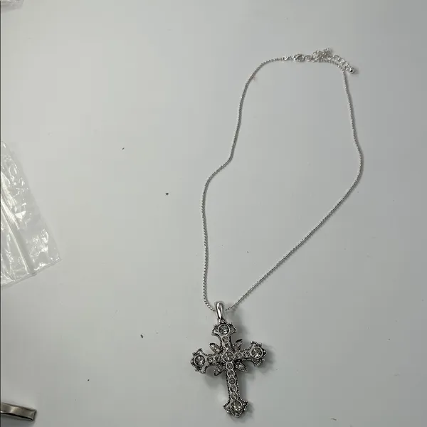 Elegant Silver Cross Pendant Necklace - Image 14