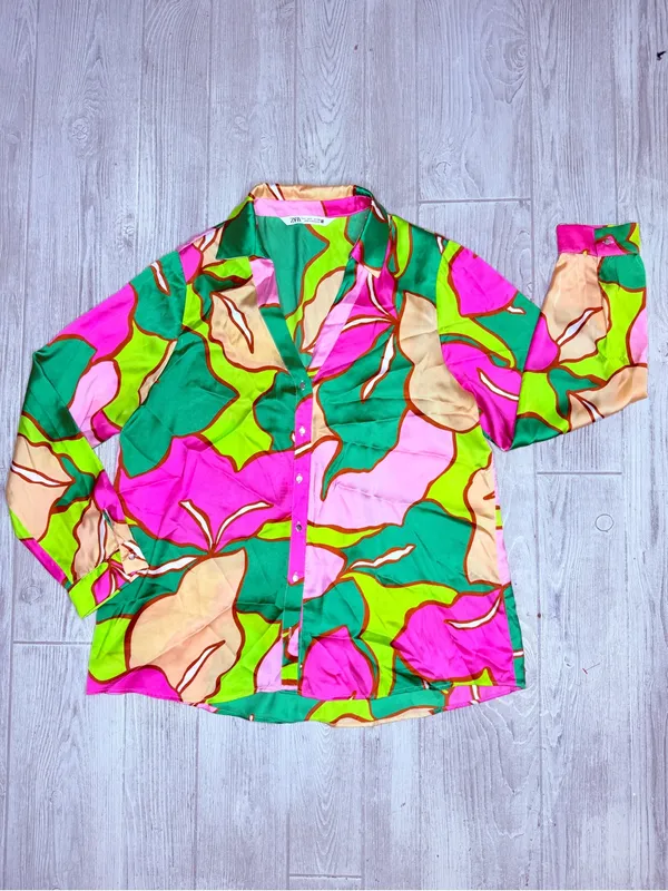 Zara long sleeve button front geometric bright blouse shirt size large - Image 4