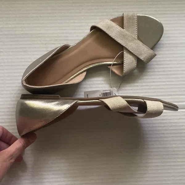 NWT Gap women’s gold open toe fabric leather slide shoes, size 10 - Image 2