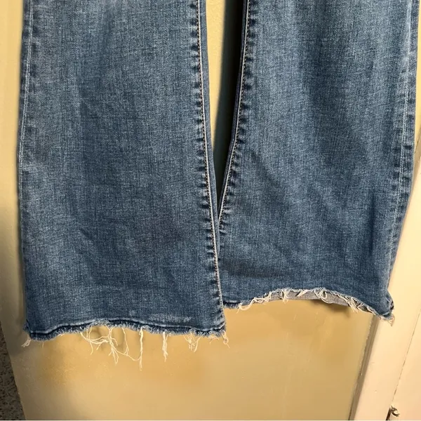 American Eagle Women's Sz 00 Regular Super Hi-Rise Flare Jean Distressed Raw Hem - Image 5