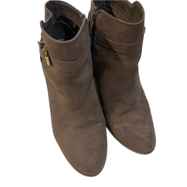 Beige Tan Heeled Booties Buckle Design Women’s Shoe Size 10 Suede Boots! - Image 3