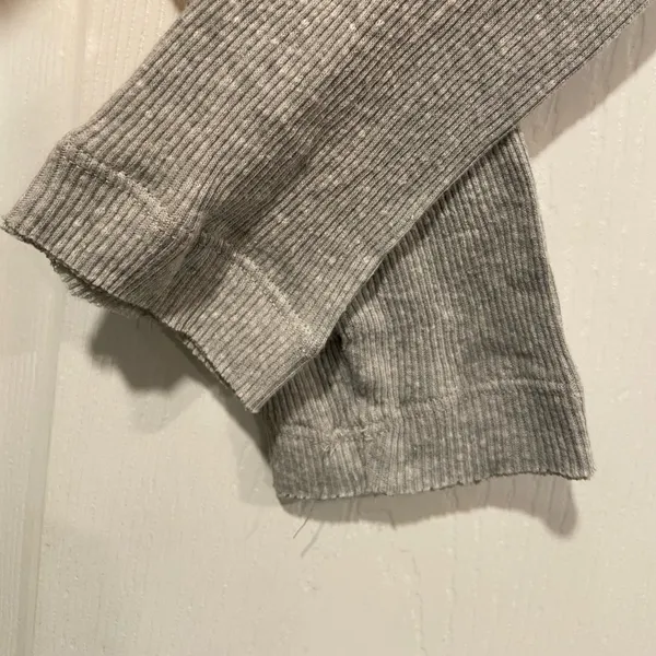 NWOT BDG Urban Outfitters Size L Gray Ribbed Stretch Long Sleeve Crop Top - Image 3