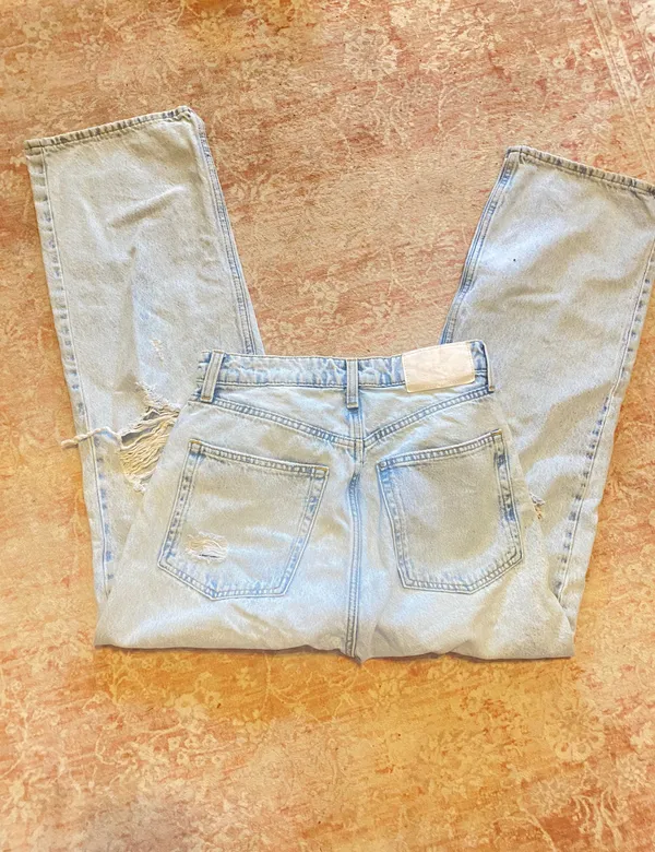 H&M High Waisted Straight Jeans - Image 3