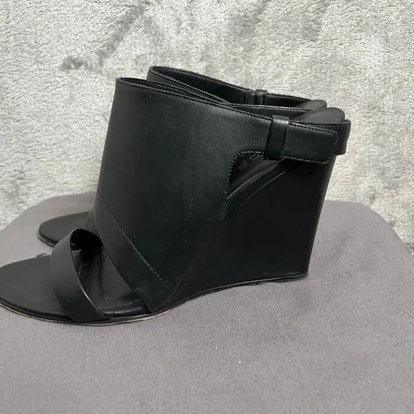 Vince Size 9.5 Black Leather Wedge Sandals Minimalist Y2K Quiet Luxury Heels - Image 5