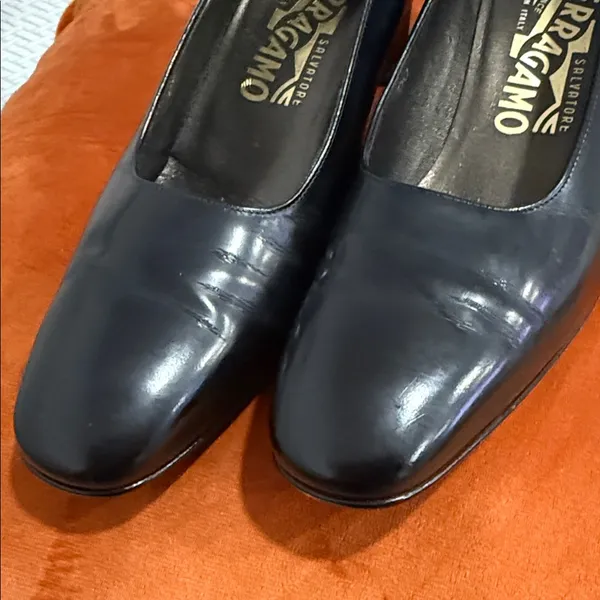 Salvatore Ferragamo Women's Black Courts size 10AA - Image 5