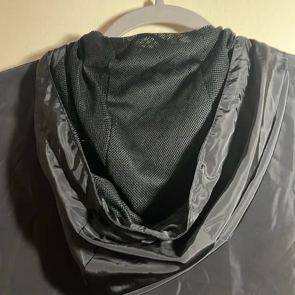 Outer Edge Cropped Blk windbreaker sz M - Image 4