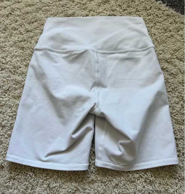 Alo Yoga Airbrush High-Waisted Biker Shorts - Image 5