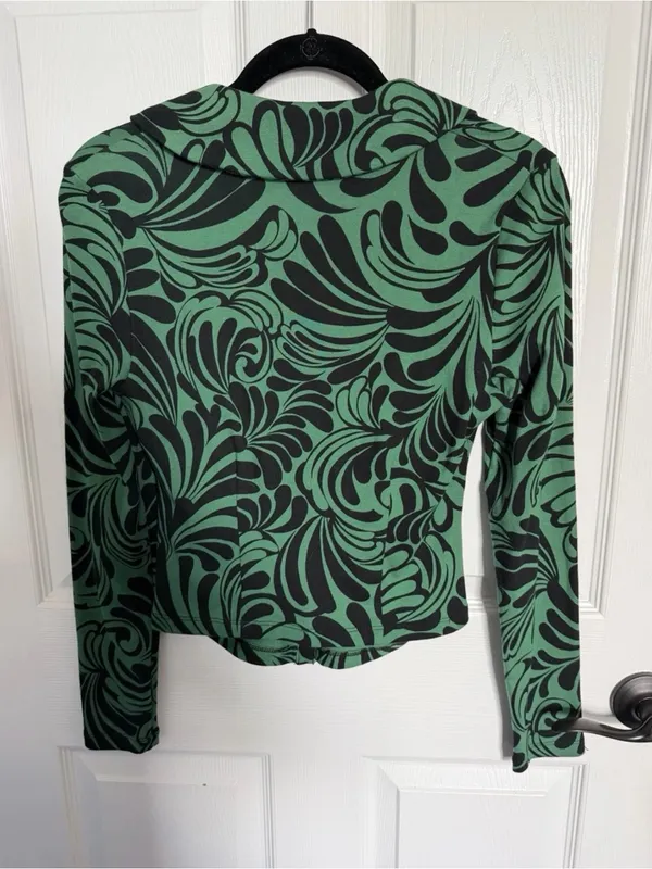 Maeve by Anthropologie Green and Black Printed Twist-Front Blouse Small - Image 6