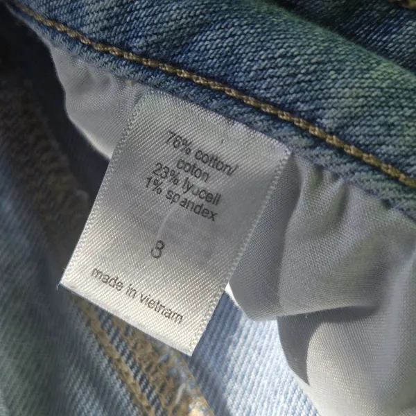 Maurices Edgely relaxed Boyfriend Denim Cargo Shorts distressed Size 8 Grunge - Image 5