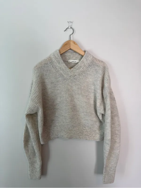 Everlane Cropped Cocoon Sweater V-Neck Medium Almond Alpaca - Image 2