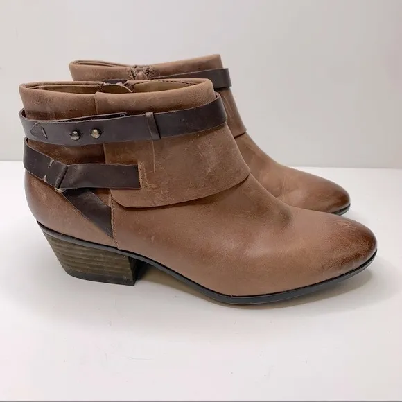 Clarks Collection’s Spye Comet Brown Nubuck‎ Ankle Boots Size 8 - Image 2