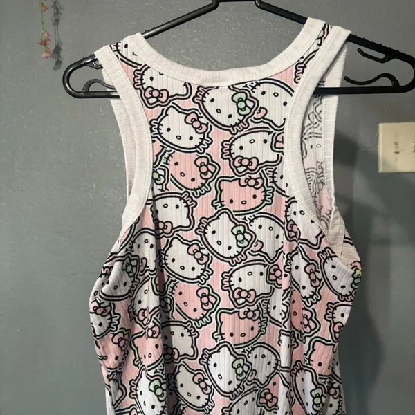 Sanrio Women's Pink Pajamas - Image 7