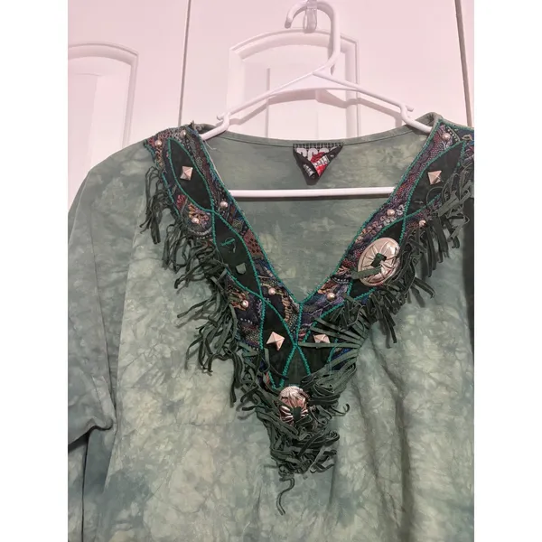 B.U.S.‎ Top Western Boho Green Tie Dye Fringe Studded Concho OS - Image 4