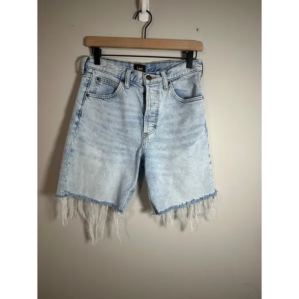 Lee Mid-Rise Slouch Bermuda Denim Shorts Light Wash Raw Hem Button Fly 24 - Image 5