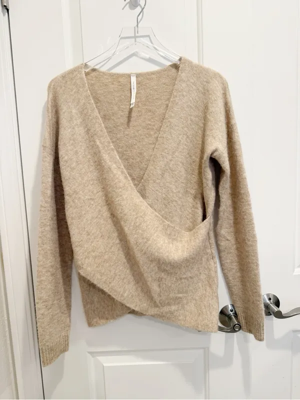 ARITZIA The BABATON Grouo Bandinj‎ Wrap Cross Front V neck Sweater in Tan - Image 2