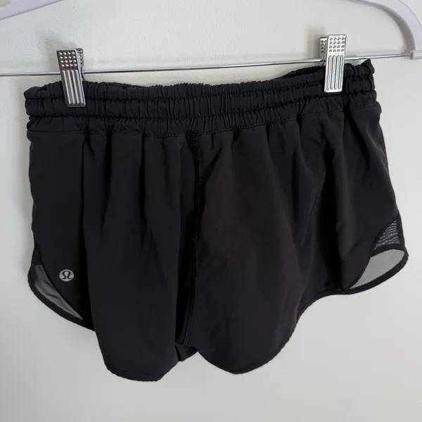 Lululemon Hotty Hot Short II 2.5" size 4 - Image 3