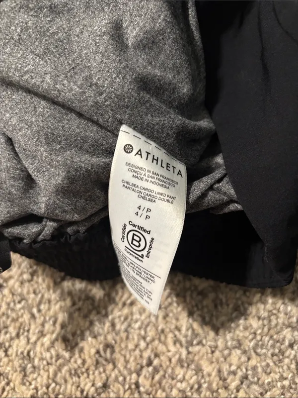Athleta Chelsea Cargo Lined Pant size 4 petite - Image 5