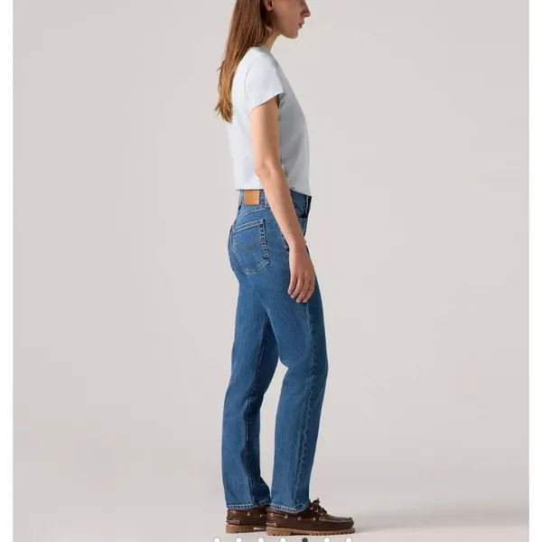 New Levi's 32x30 Premium 724 High Rise Straight Stretch Mosey Stone Medium Wash - Image 2