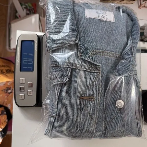 Time and Tru Womens Size Small 4‎ 6 Light Wash Distressed Blue Denim Jean Jacket - Image 9