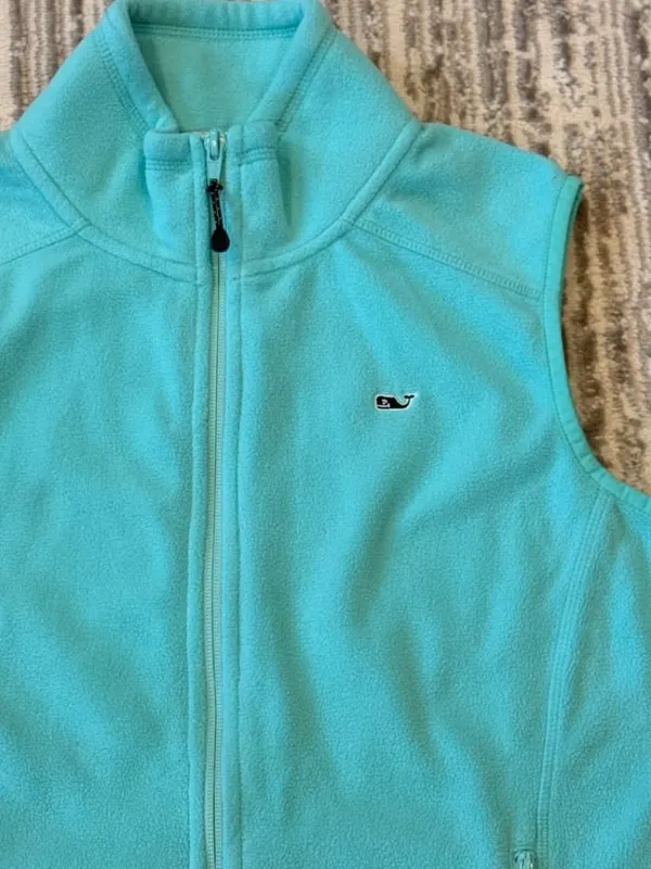 Vineyard Vines women's small green fleece vest Retails $80 - Image 4
