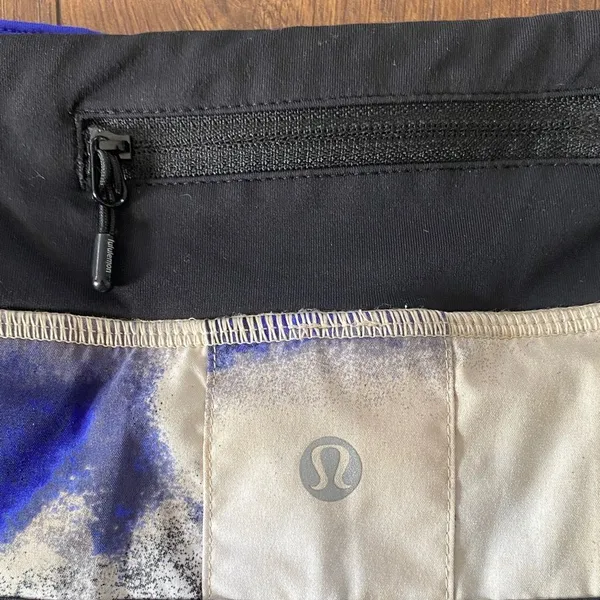 Lululemon Run Pace Setter Skirt Milky Way Multi Print/Black/Pigment Blue size 8 - Image 4