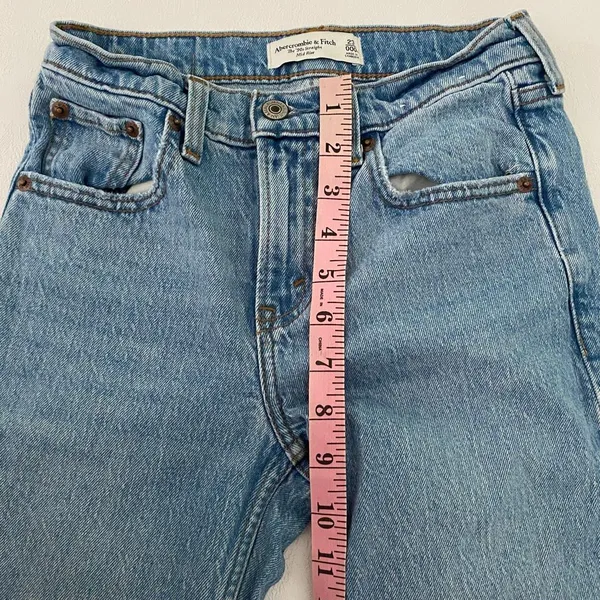Abercrombie & Fitch 90s Straight Jeans 23/000 Mid Rise Raw Hem Light Wash - Image 7